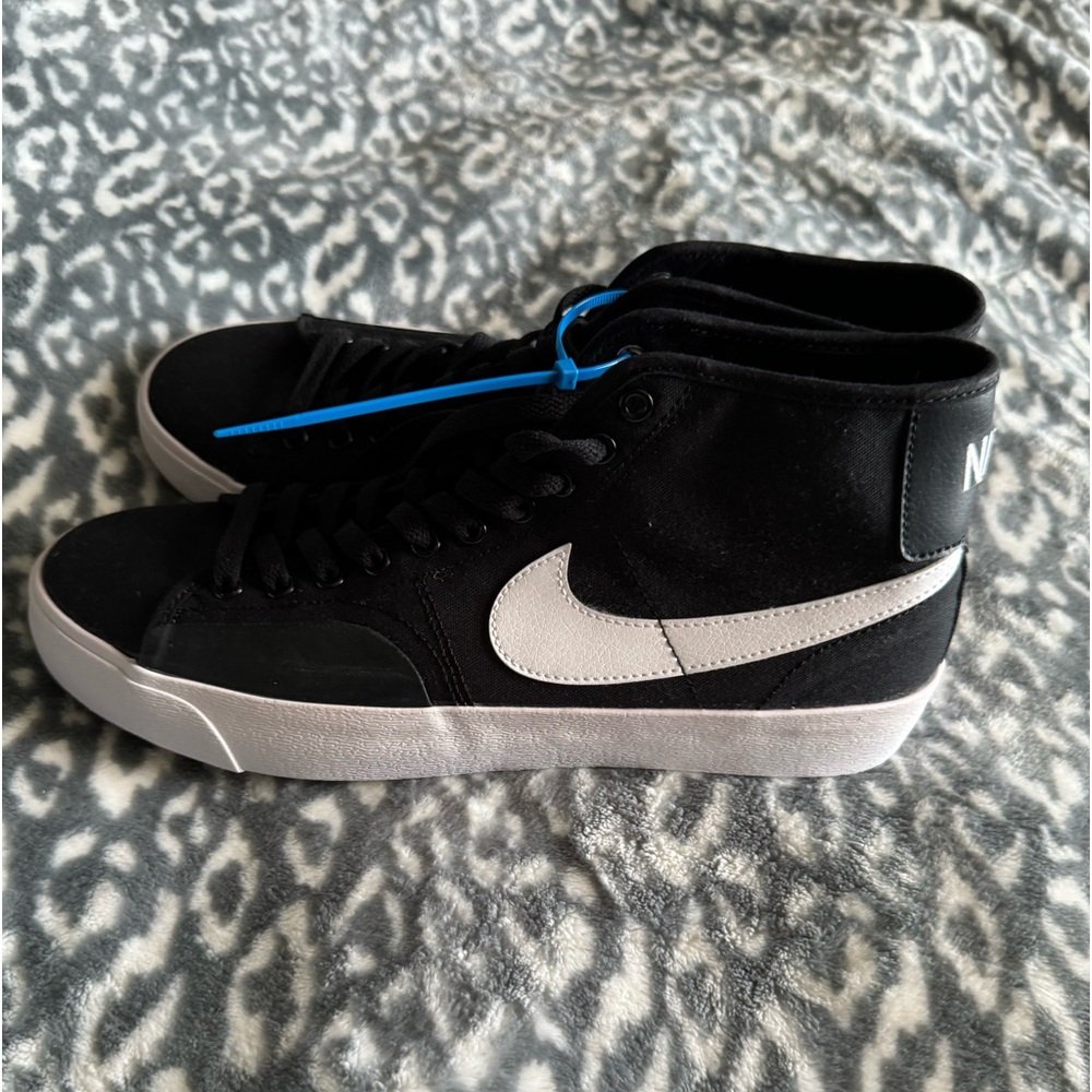 Nike SB Black Canvas Blazer Court Mid - Picture 2 of 7